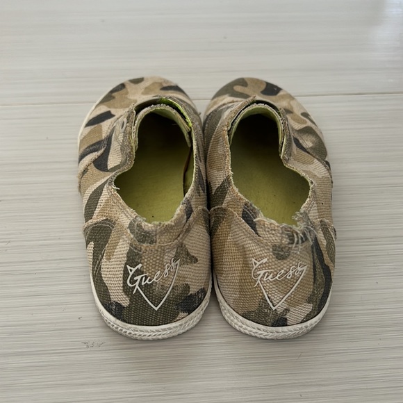Guess Canvas Slip on shoe - Picture 4 of 4